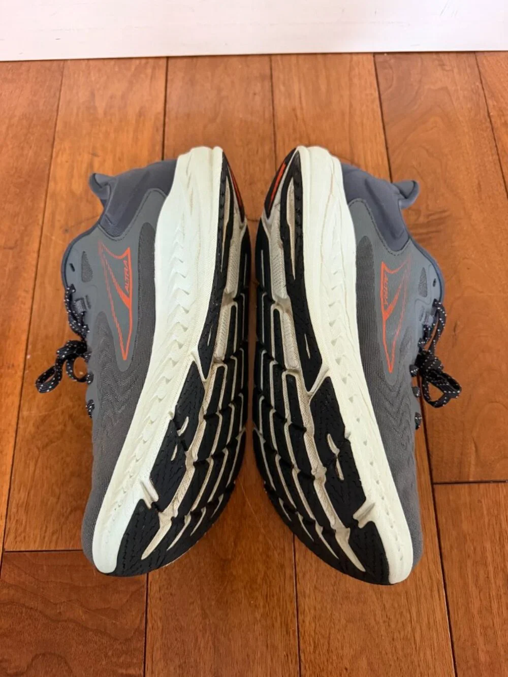 Altra Torin 7 Men’s Running Shoes Gray Orange Size 9.5 Zero Drop